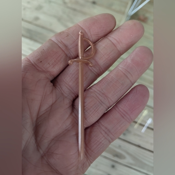 Lot of 7 Vintage Sword  Hors d'Oeuvre Appetizers Cheese Party Picks - Picture 5 of 6